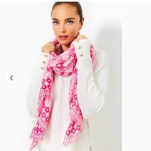 $33 SALE Lilly Pulitzer Printed Scarf. Raspberry Rouge Animal Magnetism New